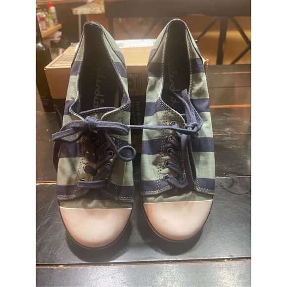 Splendid Women's Blue & Green
Striped Canvas Cap Toe Casual...size 8 - Picture 6 of 9